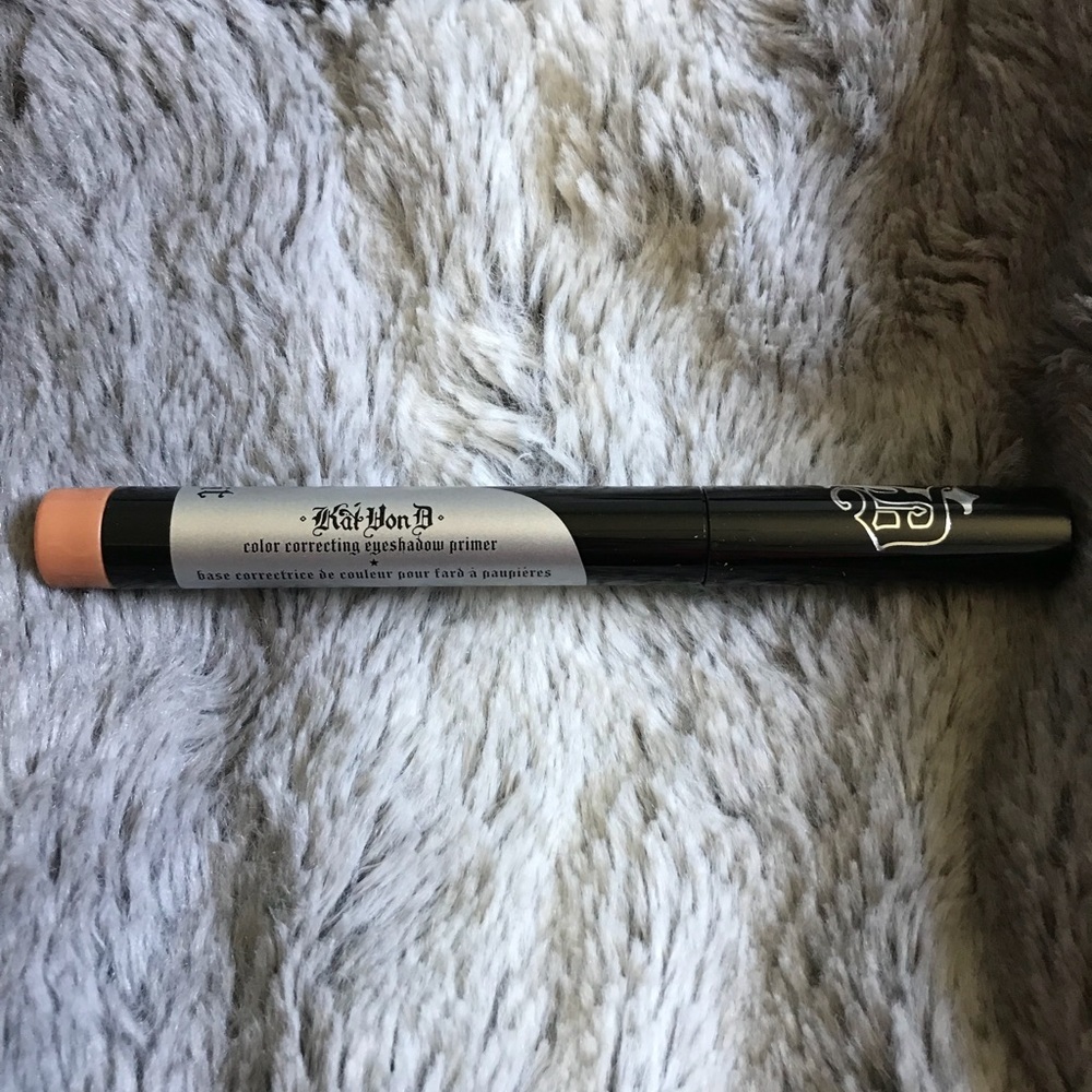 Kat Von D eyeshadow primer